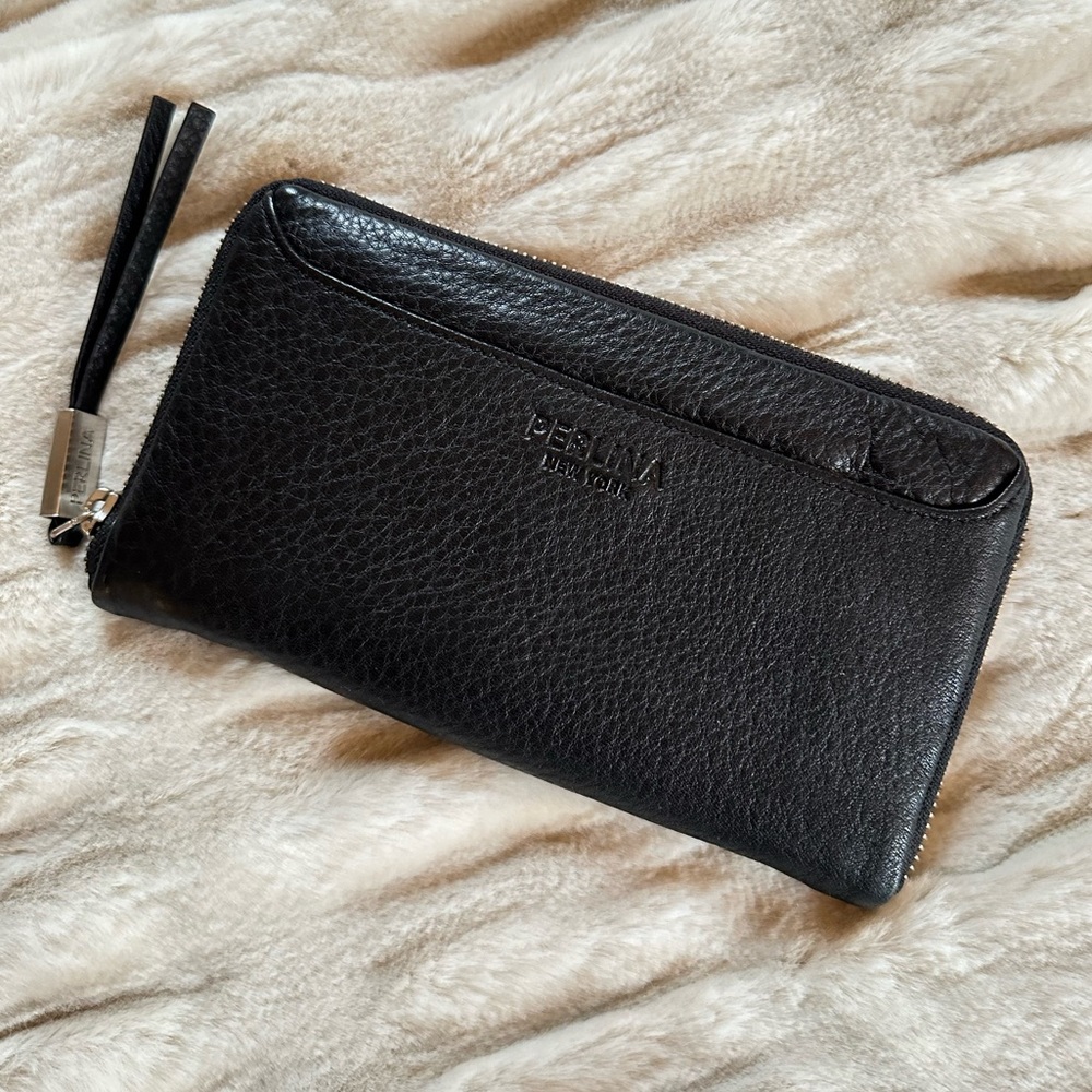 PERLINA | Black Leather Zip Round Wallet